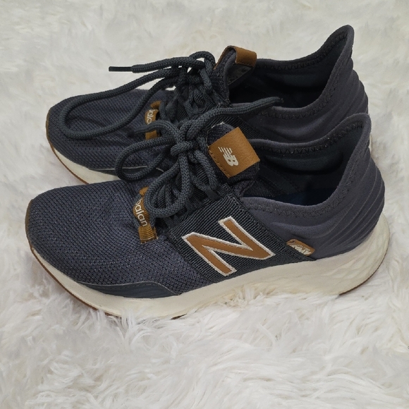 New Balance Fresh Foam ROAV Sneakers. Size 6 - Picture 1 of 10